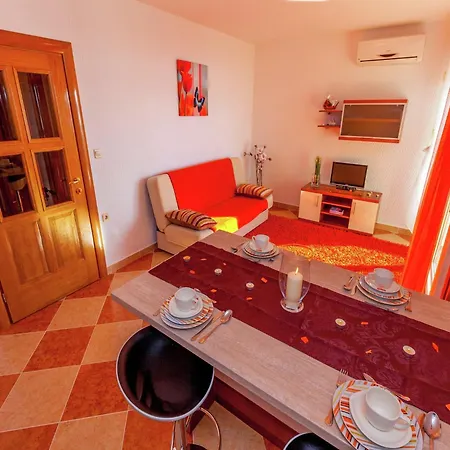 Stone In Croatia With Pool And Nature, Cleaning Included Apartman *